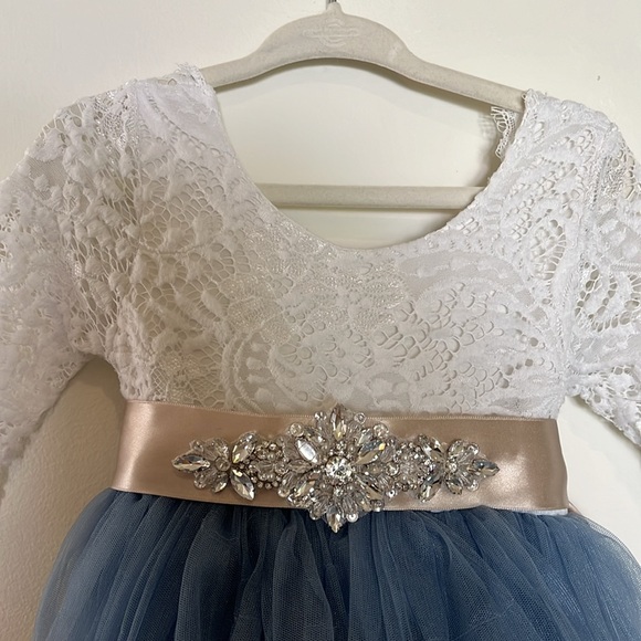 Beautiful occasion/flower girl dress - Picture 2 of 6